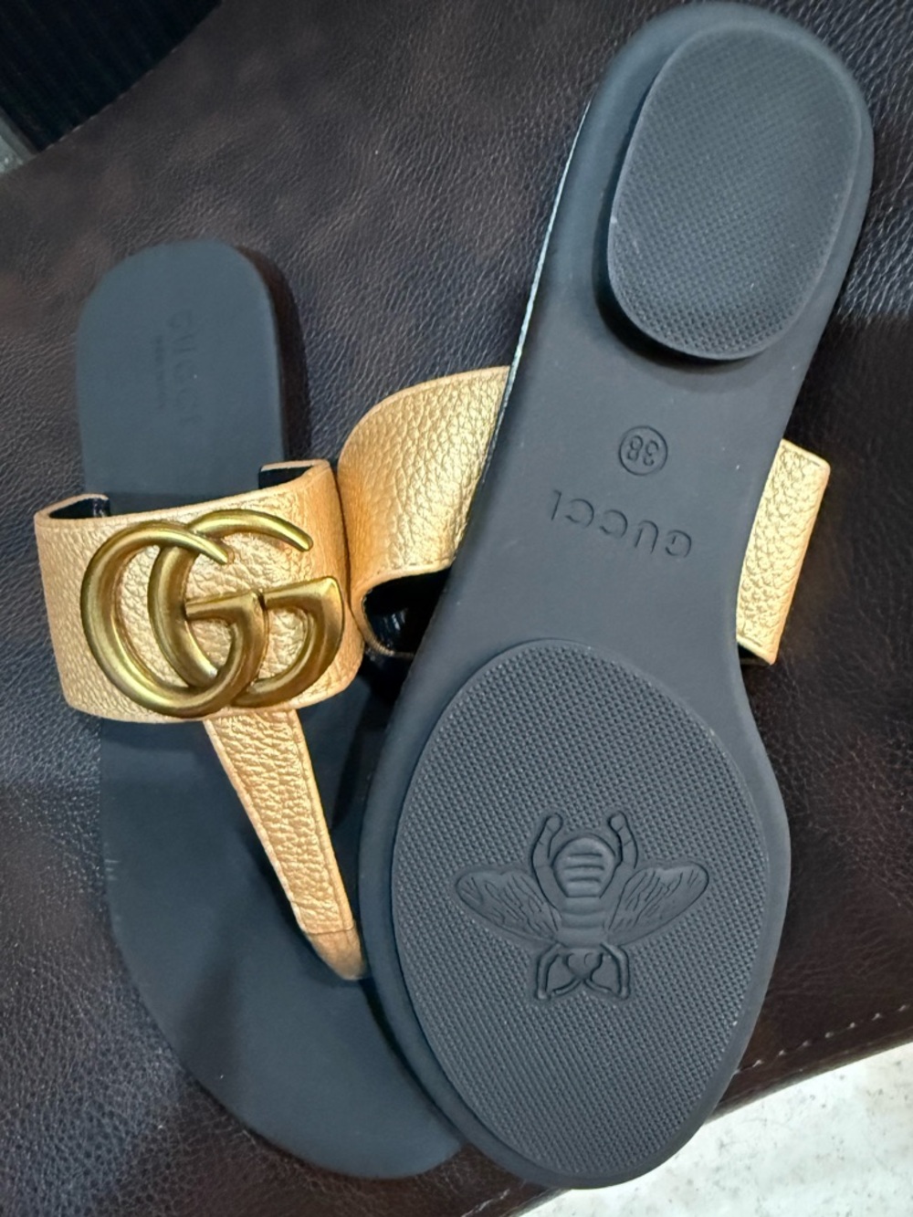 Gucci Gold Leather Thong Sandals with Double G Emblem. EU size 38 Brand new - Picture 3 of 3